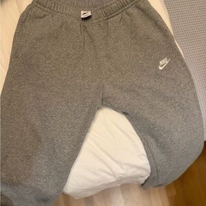 Nike Mens Heather Gray Joggers